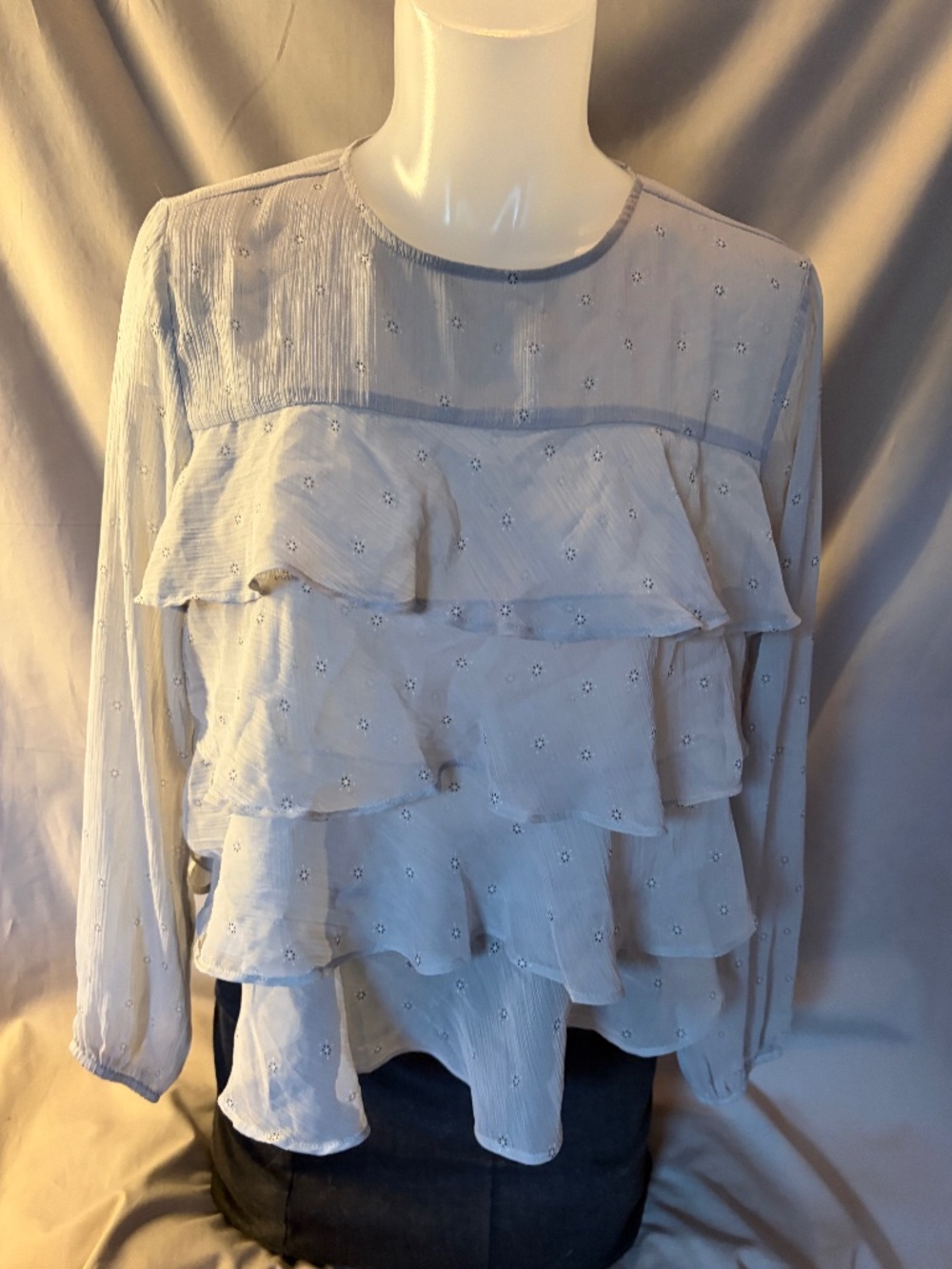 LOFT Petite Long Sleeve Blouse with Ruffle front in Light Gray - Size SP (NWT)